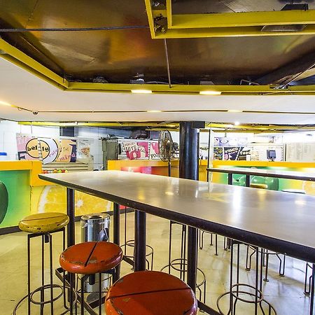 Fabexpress Kalyan - Nr Dairy Dan Circle Hotel Vadodara Eksteriør billede