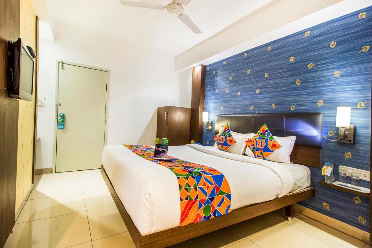 Fabexpress Kalyan - Nr Dairy Dan Circle Hotel Vadodara Eksteriør billede