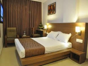 Fabexpress Kalyan - Nr Dairy Dan Circle Hotel Vadodara Eksteriør billede